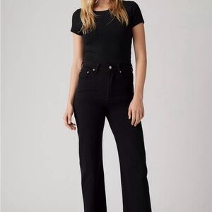 Levi’s Ribcage Straight Ankle Jeans in Black Sprout